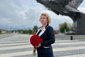 Обращение председателя Думы Югорска Евгении Комисаренко в День памяти и скорби