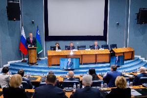 Председатель Думы города Югорска Евгения Комисаренко приняла участие в совещании в Правительстве ХМАО-Югры.