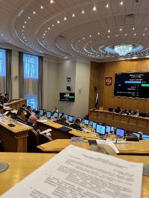 Председатель Думы города Югорска Евгения Комисаренко приняла участие в 22 заседании Думы ХМАО-Югры 7 созыва.