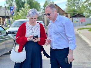 Депутатские обходы прошли на избирательном округе № 8 депутата Думы Олега Стенина и округе № 17 депутата Думы Ларисы Руденко.