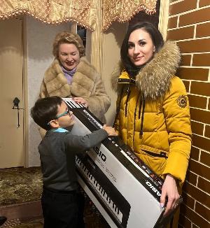 Новогодние праздники прошли, а акция "Елка желаний" и подарки до сих пор находят своих обладателей