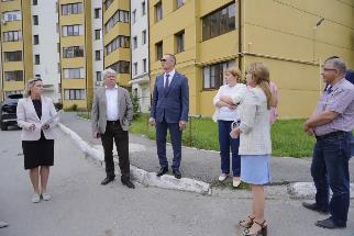 Традиционные депутатские обходы остаются одним из самых действенных форматов работы