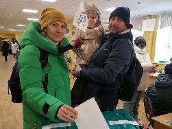 Югорчане голосуют семьями