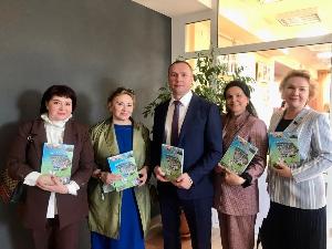 16 июня в МБУ «Центральная городская библиотека им. А.И. Харизовой» состоялась презентация книги памяти Раиса Закиевича Салахова «Остался навсегда».