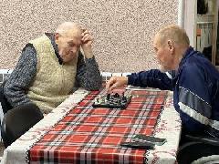 В рамках Декады инвалидов Председатель Думы города Югорска Евгения Комисаренко и парламентарии Думы города Ирина Данилова и Елена Павлюк посетили АНО Социального обслуживания "Абиликс" и прошли с небольшой экскурсией по зданию.