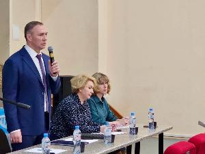 Состоялась встреча Главы города Югорска Алексея Харлова с жителями микрорайона Югорск-2