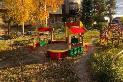 Обустройство автостоянки, детские городки, отсыпка дорог и строительство тротуаров - всё это возможно благодаря депутатам Югорска