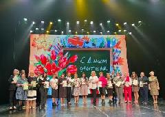 " Я- учитель, и мне доверены сердца".