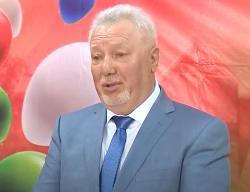 Михаил Бодак поздравил выпускников с окончанием школы