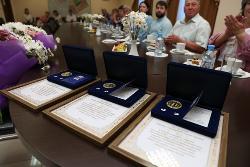 Медали "За любовь и верность" вручили 3 югорским семьям 