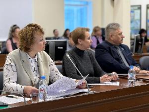 Состоялось совместное заседание постоянных комиссий по регламенту, нормотворчеству и депутатской этике, по экономической и социальной политике, а также по регламенту, нормотворчеству и депутатской этике.