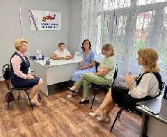 Председатель Думы города Югорска Евгения Комисаренко встретилась с врио координатора филиала Государственного фонда «Защитники Отечества» в городе Югорске Татьяной Токаревой.