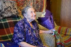 Председатель Думы поздравила с 90-летием Зинаиду Степановну Киселеву