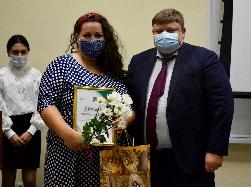 С 25 апреля начинается прием заявок на Премию главы города 