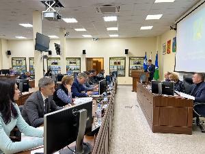 Сегодня состоялось совместное заседание комиссий Думы по регламенту, нормотворчеству и депутатской этике, по экономической политике и по социальной политике