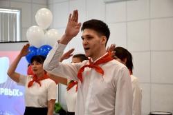 Время – первых! Время – молодых!