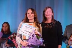 Алексей Харлов вручил награды педагогам Югорска 