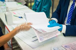 Начались большие выборы. В числе первых проголосовавших - Михаил Бодак