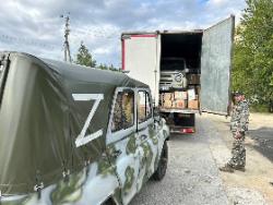 Гуманитарный груз и два УАЗа отправились в зону СВО