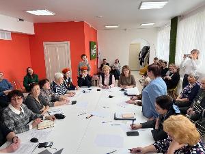 На базе МАУ МЦ «Гелиос» в Добро Центре состоялась первая организационная встреча клуба "Диалог поколений".