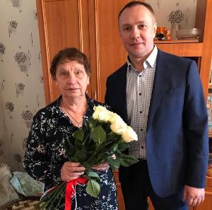 Алексей Харлов поздравил с юбилеем Галину Александровну Микульскую