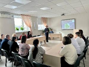 Председатель Думы города Югорска Евгения Комисаренко встретилась с работниками МКУ «Центр материально-технического и информационно-методического обеспечения» г. Югорска».