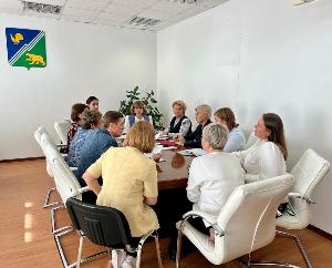 Партийцы Югорска провели народные обсуждения по актуальным вопросам дошкольного образования