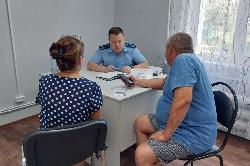 Межрайонный прокурор провел прием для семей военнослужащих