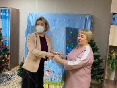 Депутат Думы города приобрела новогодние подарки для реабилитационного центра