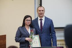 В преддверии 55-летнего юбилея Детской школы искусств награды получили сотрудники учреждения