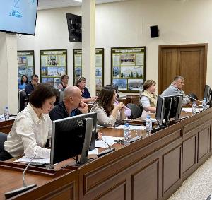 Состоялось совместное заседание постоянных комиссий Думы города социальной политике и по экономической политике.