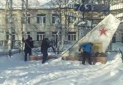 В память о погибших   товарищах