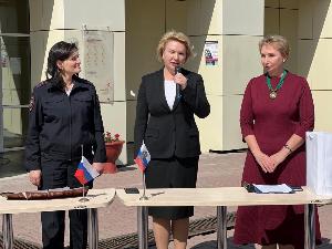 В филиале АУ «Многофункциональный центр Югры» в городе Югорске в преддверии государственного праздника «Дня России» состоялось торжественное вручение паспортов гражданина Российской Федерации подросткам, достигшим 14-летнего возраста.