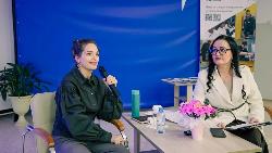 Живое слово и большая литература: югорские студенты встретились с актрисой Анной Савранской