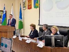 Парламентарии города Югорска признали работу главы и администрации города удовлетворительной.