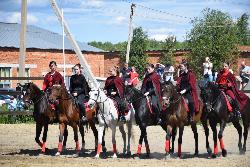 В Югорске прошли показательные выступления КСК "Аллюр"