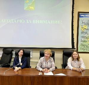 Сегодня гостями администрации города и Думы стали ребята из 9 класса МБОУ "Лицей им. Г.Ф. Атякшева"