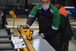 Глава региона посетила цех по производству профнастила