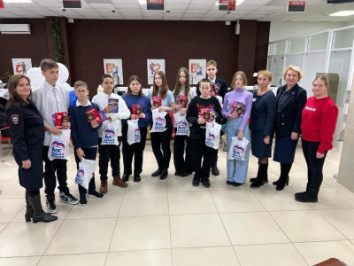 4UqHgV7a2iI.jpg 4UqHgV7a2iI.jpg