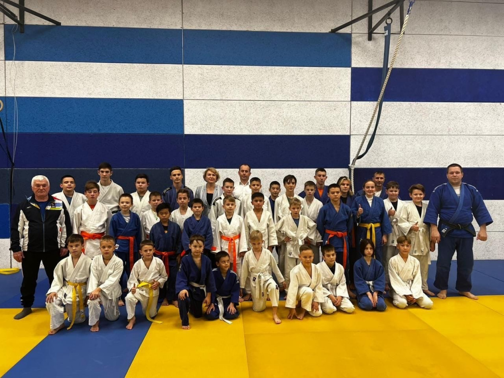 4d_8fpz8ph0.jpg 4d_8fpz8ph0.jpg