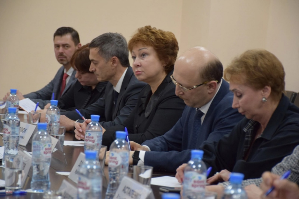 xvsn70Yhb1w.jpg xvsn70Yhb1w.jpg