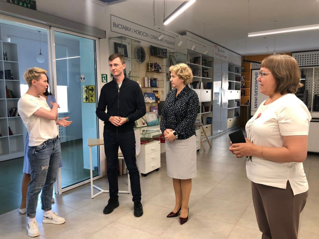 dR6V7zoVgsM.jpg dR6V7zoVgsM.jpg