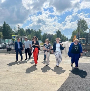 YV1915CZxMI.jpg YV1915CZxMI.jpg