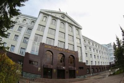 В Югре вновь введен обязательный режим самоизоляции для граждан 65+