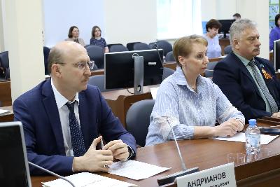 Депутаты Думы Югорска обсудили развитие предпринимательства и городской среды